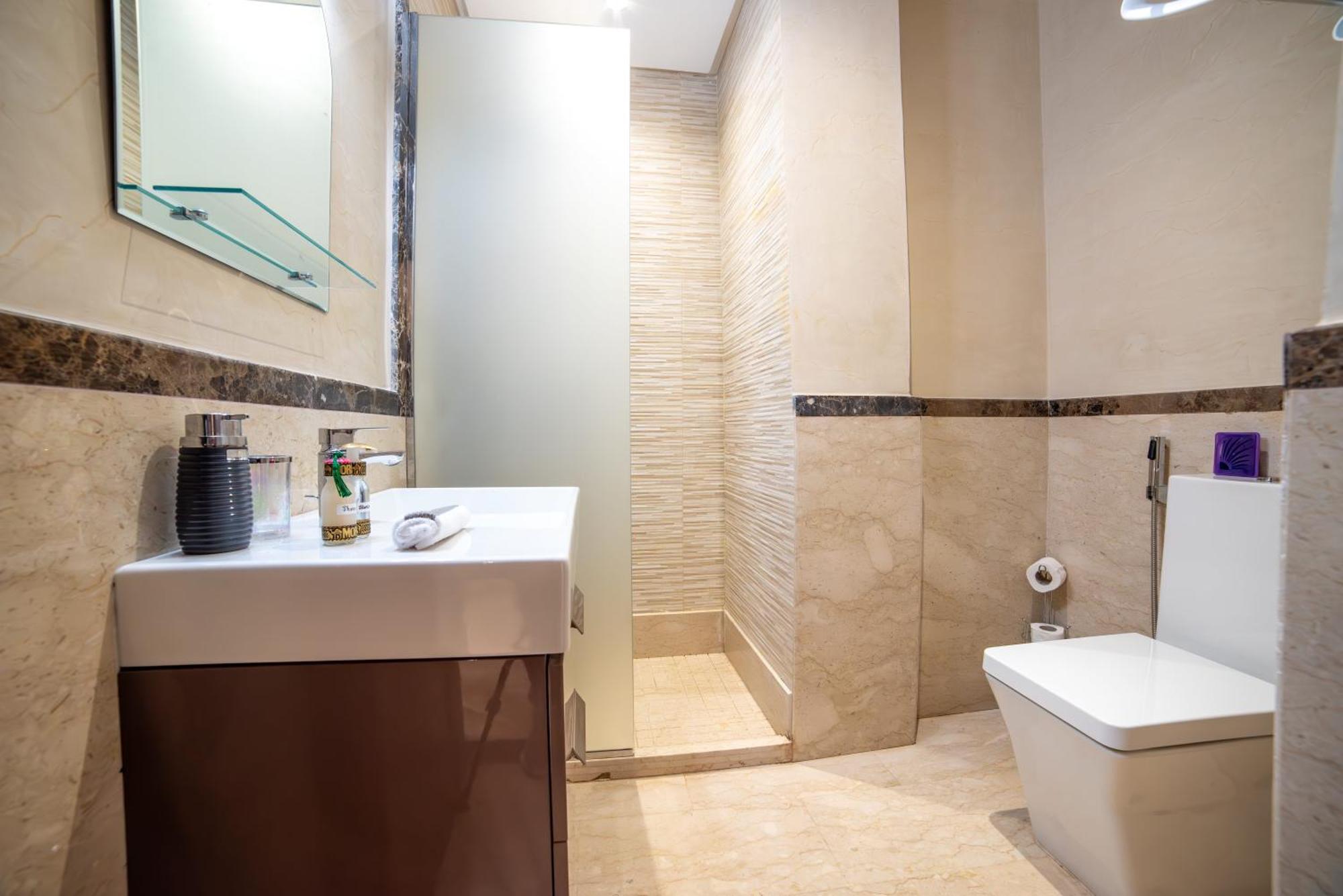 Luxury Seafront 101sqm With 2 Bedrooms And Wi-fi Unlimited Apartment *